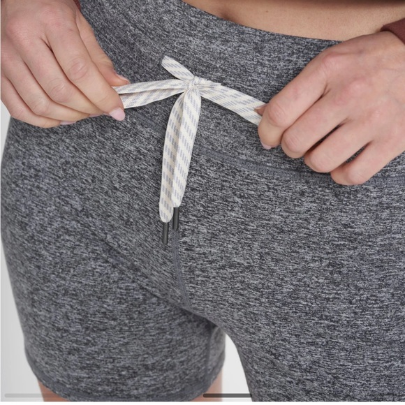 Vuori Halo Vintage Shorts Heather Gray - Picture 3 of 7